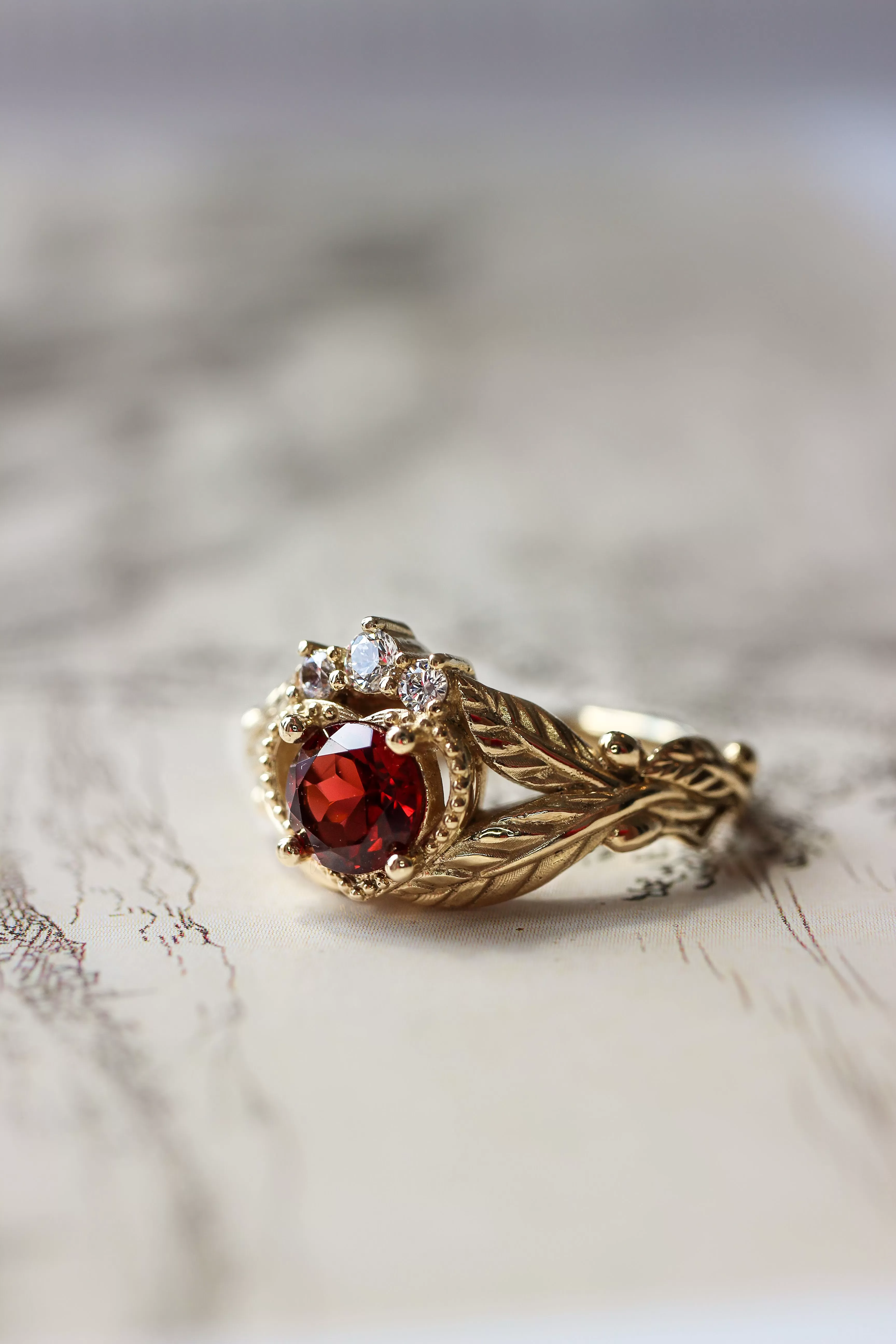 Claddagh | custom ring setting, 5 mm central gemstone