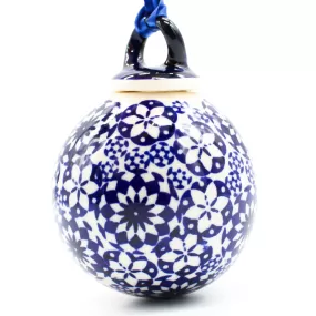 Medium Ball-Ornament in Red Snowflake